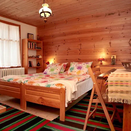 къща край реката - بيت للعطل ترايغراد