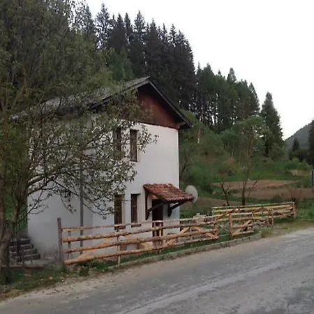 къща край реката - Hébergement de vacances *