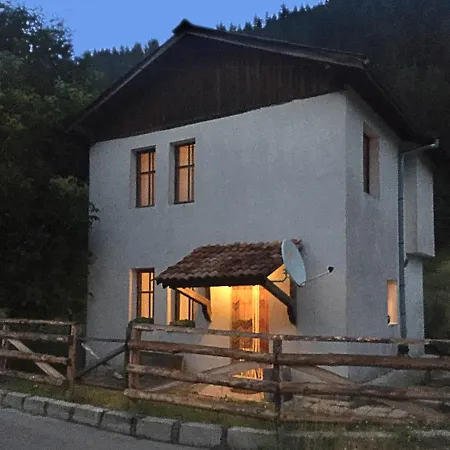 къща край реката - Hébergement de vacances Trigrad