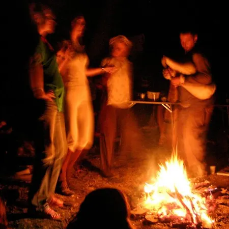 къща край реката - بيت للعطل