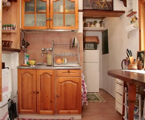 بيت للعطل къща край реката - *